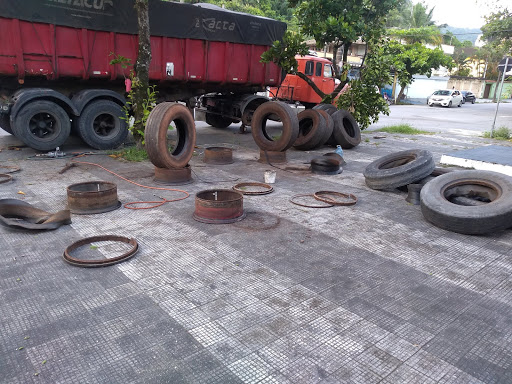 BORRACHARIA MÓVEL 24 H. GUARUJÁ E BAIXADA SANTISTA CAMINHÃO E MÁQUINAS